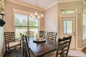 Interior - Bryan Home w/ Covered Patio: 6 Mi to Texas A&m! (Bryan)