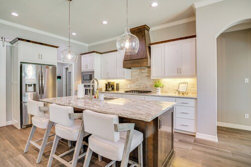 Bryan Home w/ Covered Patio: 6 Mi to Texas A&m!