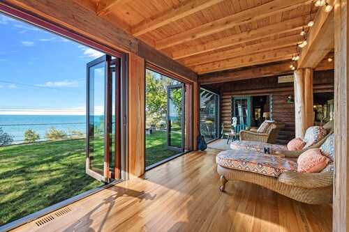The Cypress Log Cabin - Historic National Park Home on the beach