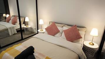 1 slaapkamer, een strijkplank/strijkijzer, wifi, beddengoed