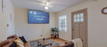 Cozy 3BR Modern Casita in Albuquerque w/ Wifi & Parking