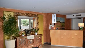 Reception - Hotel Bären (Lachen)