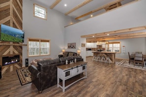 Smart TV, fireplace, video games, offices - Boone Getaway | Dog Friendly, Hot Tub, Fire Pit! (Watauga County)
