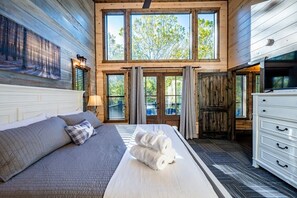 4 chambres, fer et planche à repasser, Wi-Fi, draps fournis