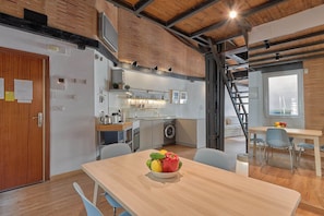 Comfort Apartment, City View | Living area