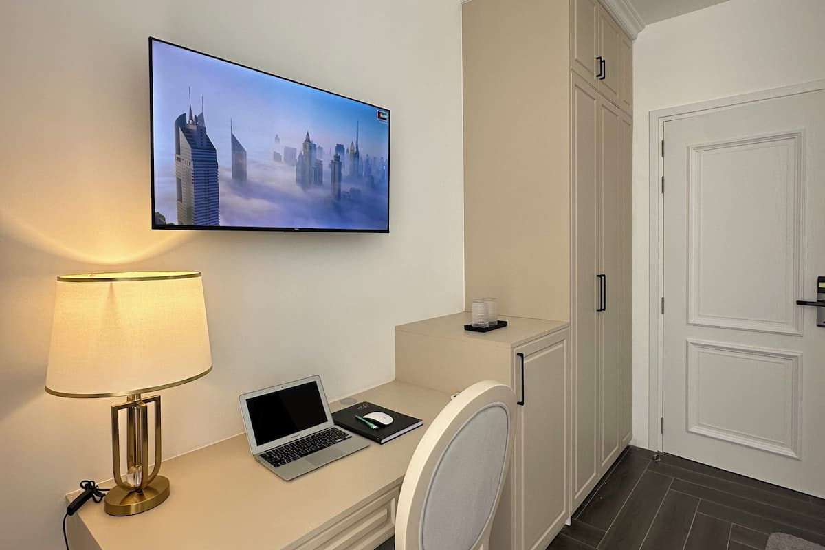 Rom – deluxe, 1 soverom | Wi-fi (inkludert)