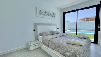5 dormitorios, tabla de planchar con plancha, wifi y ropa de cama