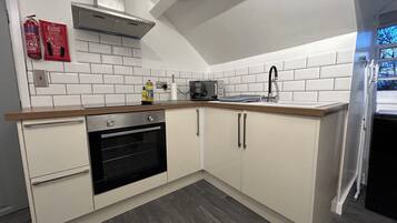 Fridge, microwave, oven, coffee/tea maker