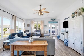 Smart-TV, DVD-Player, Bücher