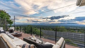 House, 5 Bedrooms | Property grounds