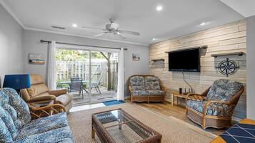 House, 2 Bedrooms | Living area