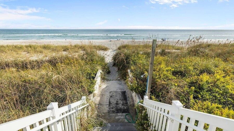 Dreamy Vacation Smart-home By The Beach 2 Bedroom Home by RedAwning