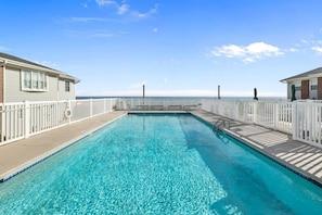 Pool - Dreamy Vacation Smart-home By The Beach 2 Bedroom Home by RedAwning (Atlantic Beach)