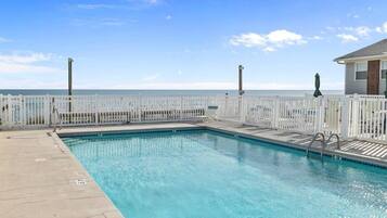 House, 2 Bedrooms | Pool | Outdoor pool