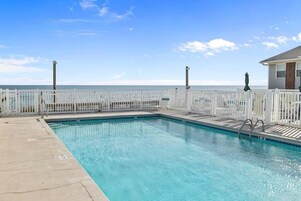 House, 2 Bedrooms | Pool