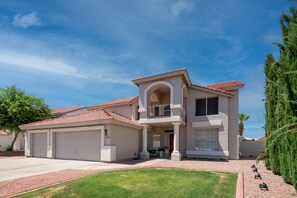 House, 5 Bedrooms | Exterior