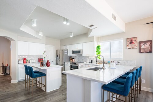 The Copper House 5 Bedroom Home by RedAwning