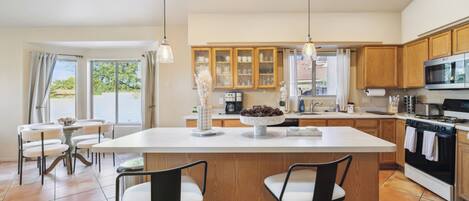 Casa, 5 habitaciones | Cocina privada | Refrigerador, horno, cafetera y tetera y tostadora