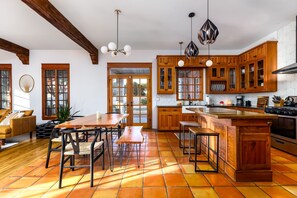 Ferienhaus, 6 Schlafzimmer | Eigene Küche | Kühlschrank, Ofen, Wasserkocher mit Kaffee-/Teezubehör, Toaster