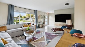 Casa, 4 habitaciones | Área de sala de estar