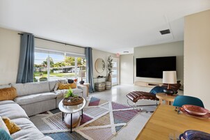 Casa, 4 quartos | Área de estar | Smart TV, serviços de streaming