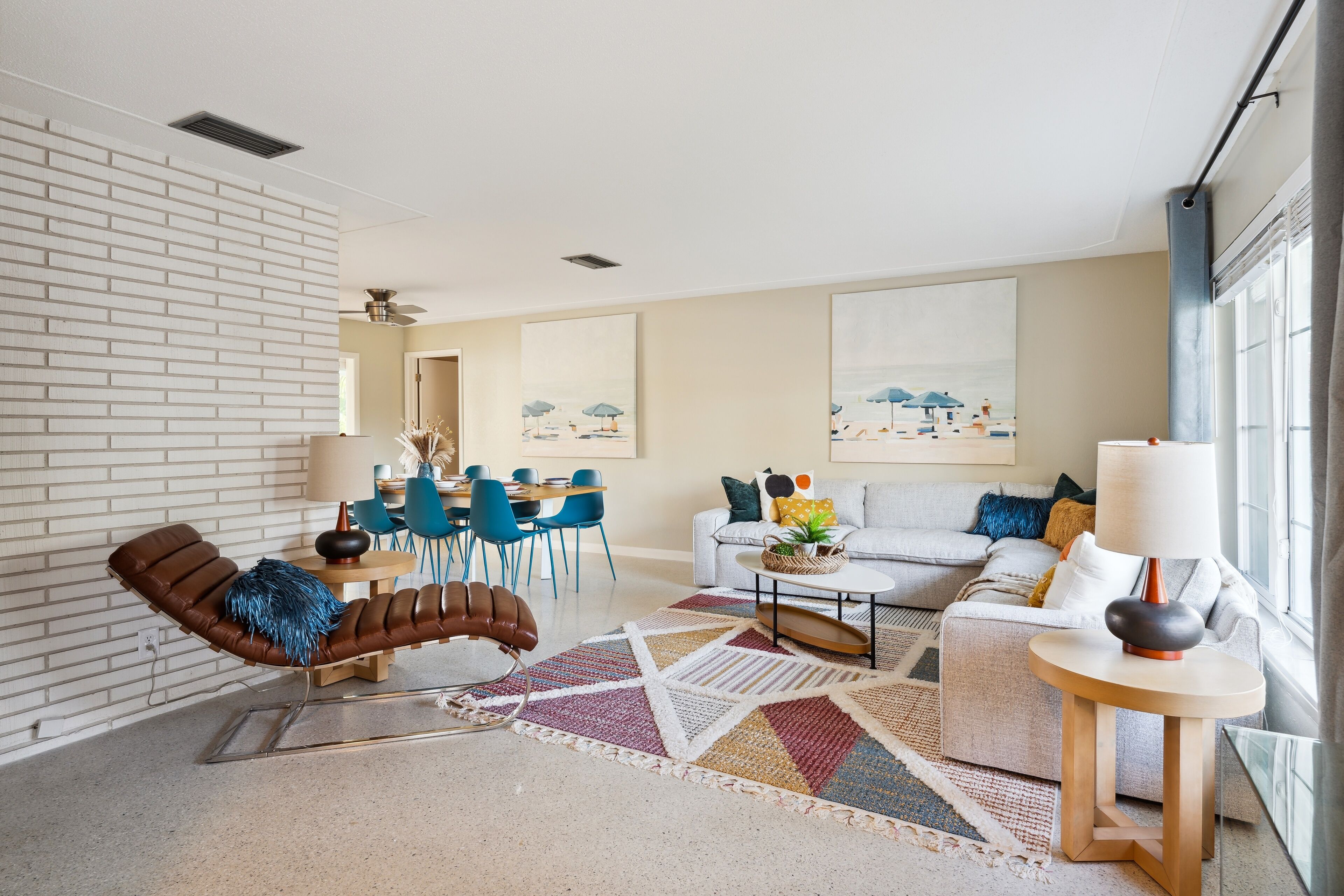 ハウス 4 ベッドルーム | リビング エリア | スマートテレビ、ストリーミングサービス