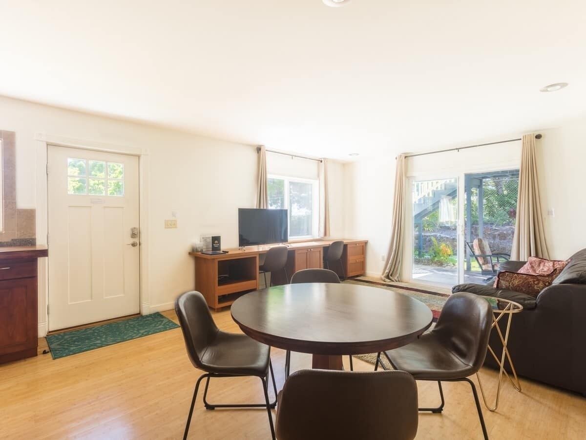 House, 4 Bedrooms | Dining