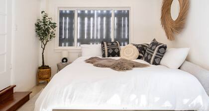 Gorgeous 1920s Bungalow 3 Bedroom Bungalow by RedAwning