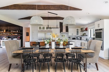 Sunnyside Sanctuary 3 Bedroom Home by RedAwning