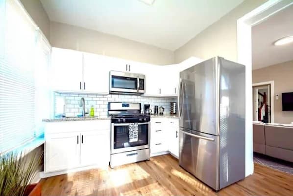 Appartement, 1 chambre | Cuisine privée | Réfrigérateur, cafetière/bouilloire