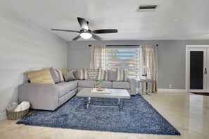 House, 3 Bedrooms | Living area