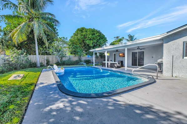 House, 3 Bedrooms | Pool