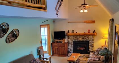 Adirondack Cozy Cottage Hideaway 4 Bedroom Home by RedAwning