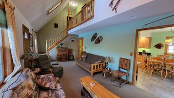 House, 4 Bedrooms | Living area