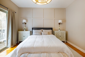 Windy City Getaway 3br 2ba Chicago Townhouse 3 Bedroom Home by R