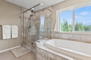 Huis, 5 slaapkamers | Badkamer | Handdoeken, shampoo