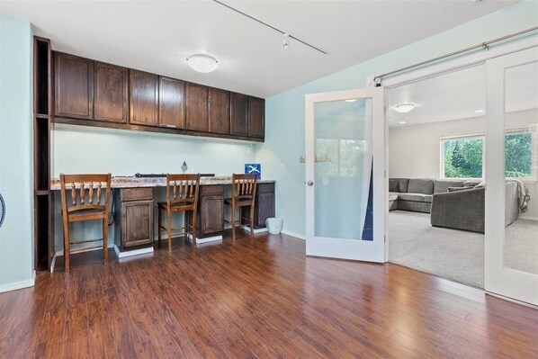 House, 5 Bedrooms | Private kitchen