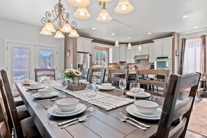 Casa, 5 habitaciones | Restaurantes
