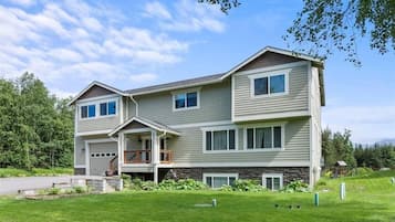 House, 5 Bedrooms | Exterior