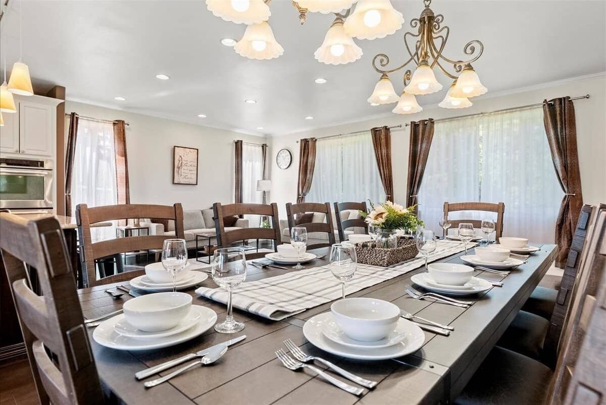 House, 5 Bedrooms | Dining