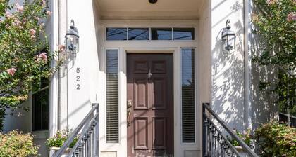 Washington Corridor & Park Living 2 Bedroom Home by RedAwning