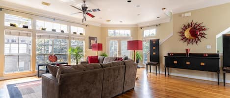 House, 2 Bedrooms | Living area