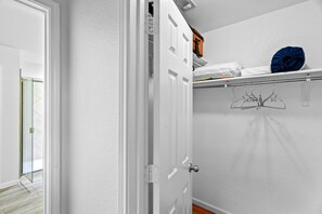 House, 3 Bedrooms | Interior