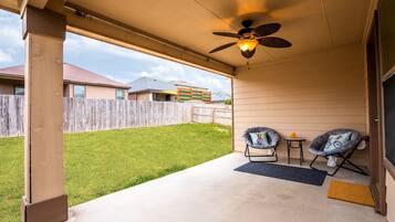 Nhà, 3 phòng ngủ | Hiên