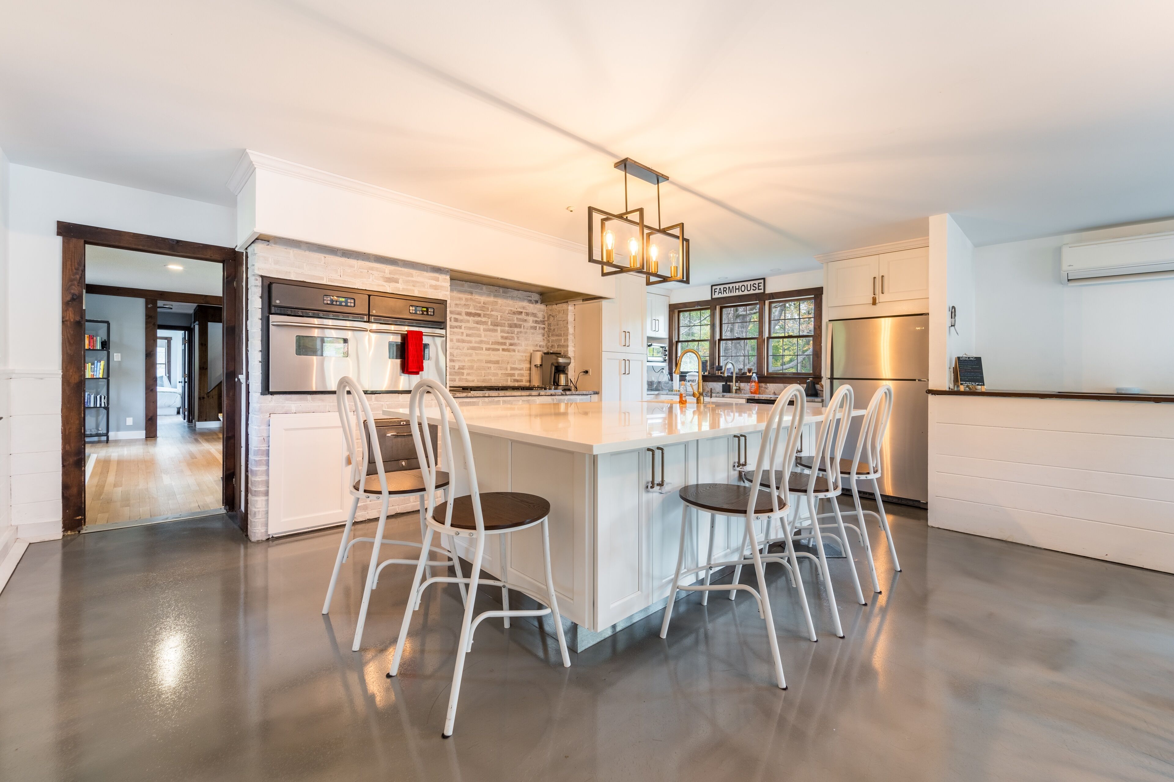 บ้านพัก, 5 ห้องนอน | ครัวส่วนตัว | ตู้เย็น, เตาอบ, เครื่องชงกาแฟ/ชา, เตาปิ้งขนมปัง