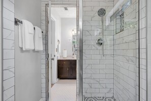 Maison, 4 chambres | Salle de bain | Serviettes fournies, shampooing