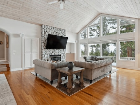 House, 3 Bedrooms | Living area