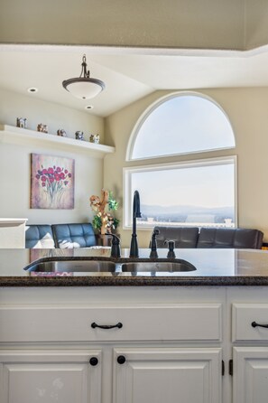 House, 4 Bedrooms | Private kitchen | Fridge, oven, coffee/tea maker, toaster - Elegant Escape 4 Bedroom Home by RedAwning (Reno)