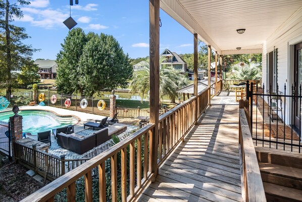 House, 5 Bedrooms | Property grounds - Stunning Riverside Retreat With Private Pool 5 Bedroom Home by RedAwning (Denham Springs)