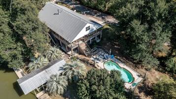 House, 5 Bedrooms | Exterior